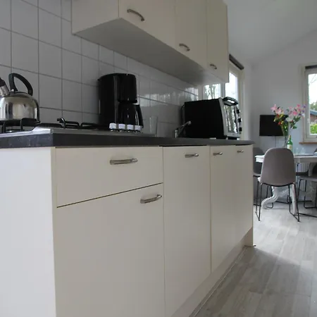 Pet-friendly Bungalow, Cleaning Included Дом отдыха
