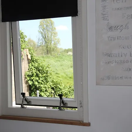 Pet-friendly Bungalow, Cleaning Included Дом отдыха